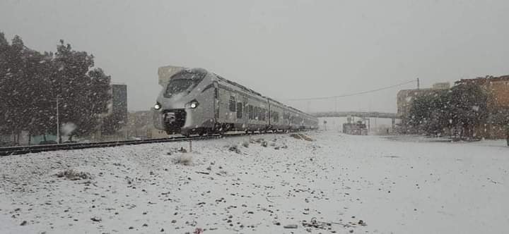 Aïn Sefra, de la neige aux portes du Sahara algérien (PHOTOS) 2 Ai%CC%88n Sefra de la neige aux portes du Sahara en Alge%CC%81rie PHOTOS2