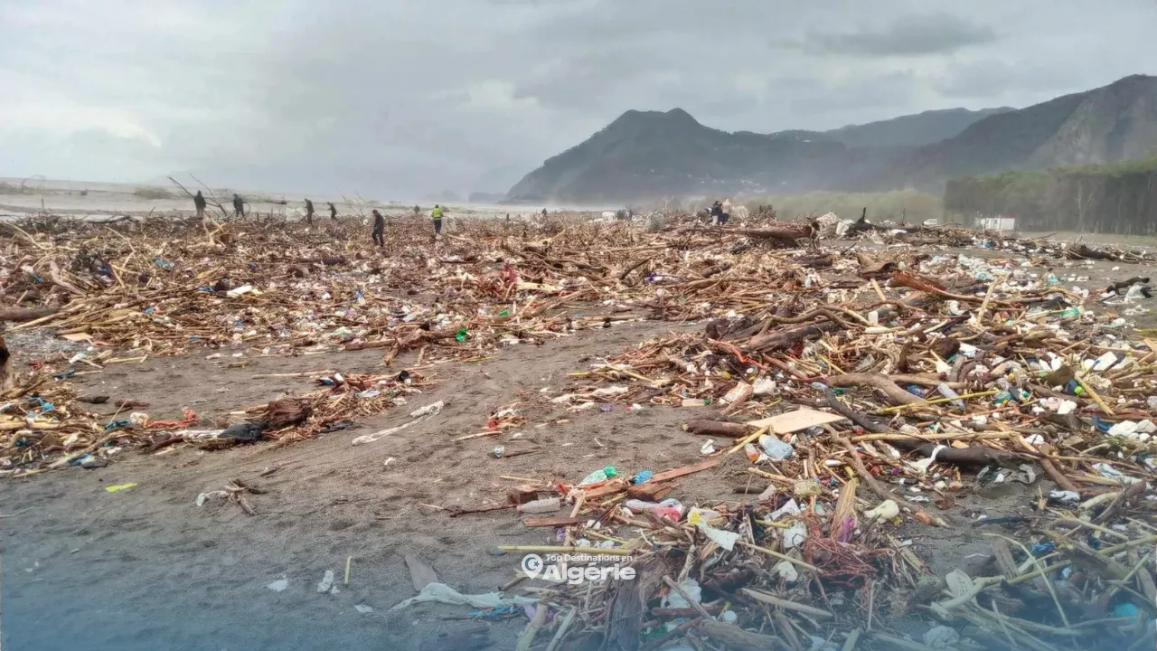 La plage de Souk El Thenine